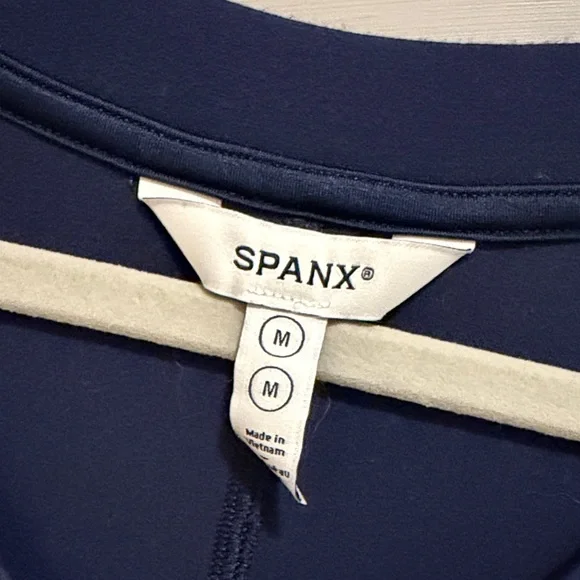 SPANX Airessentials Navy V-Neck Pullover - Picture 3 of 4